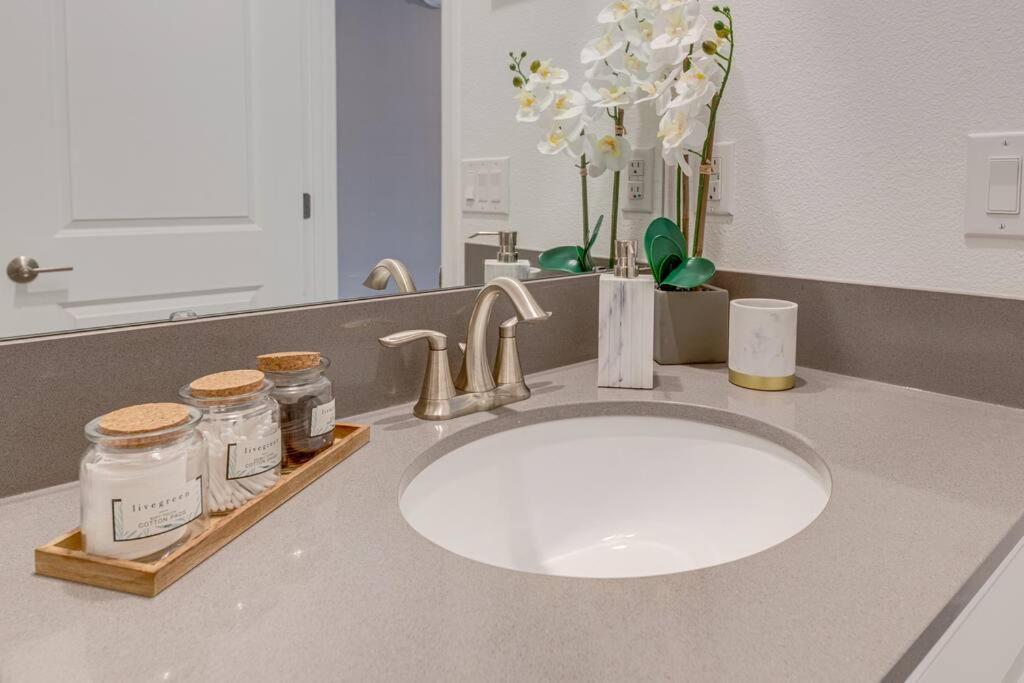 Newly Listed Townhouse Storey Lake, Free Waterpark Kissimmee Exteriör bild